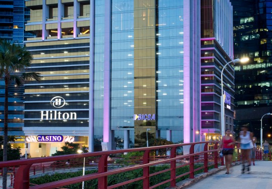 fotografia de arquitectura ciudad de panama  - Exterior Hilton Hotel, Ave. Balboa, PTY