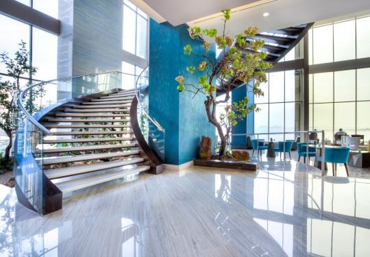 fotógrafo profesional de diseño interior en panamá city - Stairs lobby, Hilton Hotel, Panama city